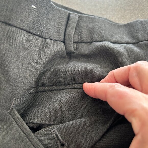 Van Heusen Traveler Dress Pants - Black (Charcoal) - Size 40/32 - Picture 7 of 10